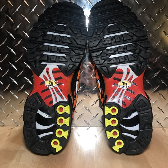 Nike Air Max Plus ‘Tiger’ - Picture 7 of 8